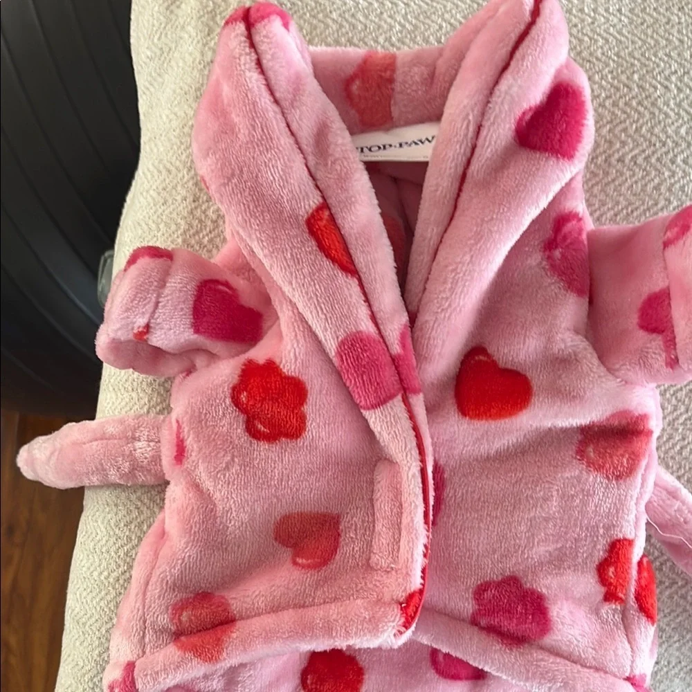 ❤️3 items for $15!❤️ Top Paw Pink Plush Robe with Heart Design